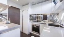 Motor yacht Ferretti 870 - Galley-001
